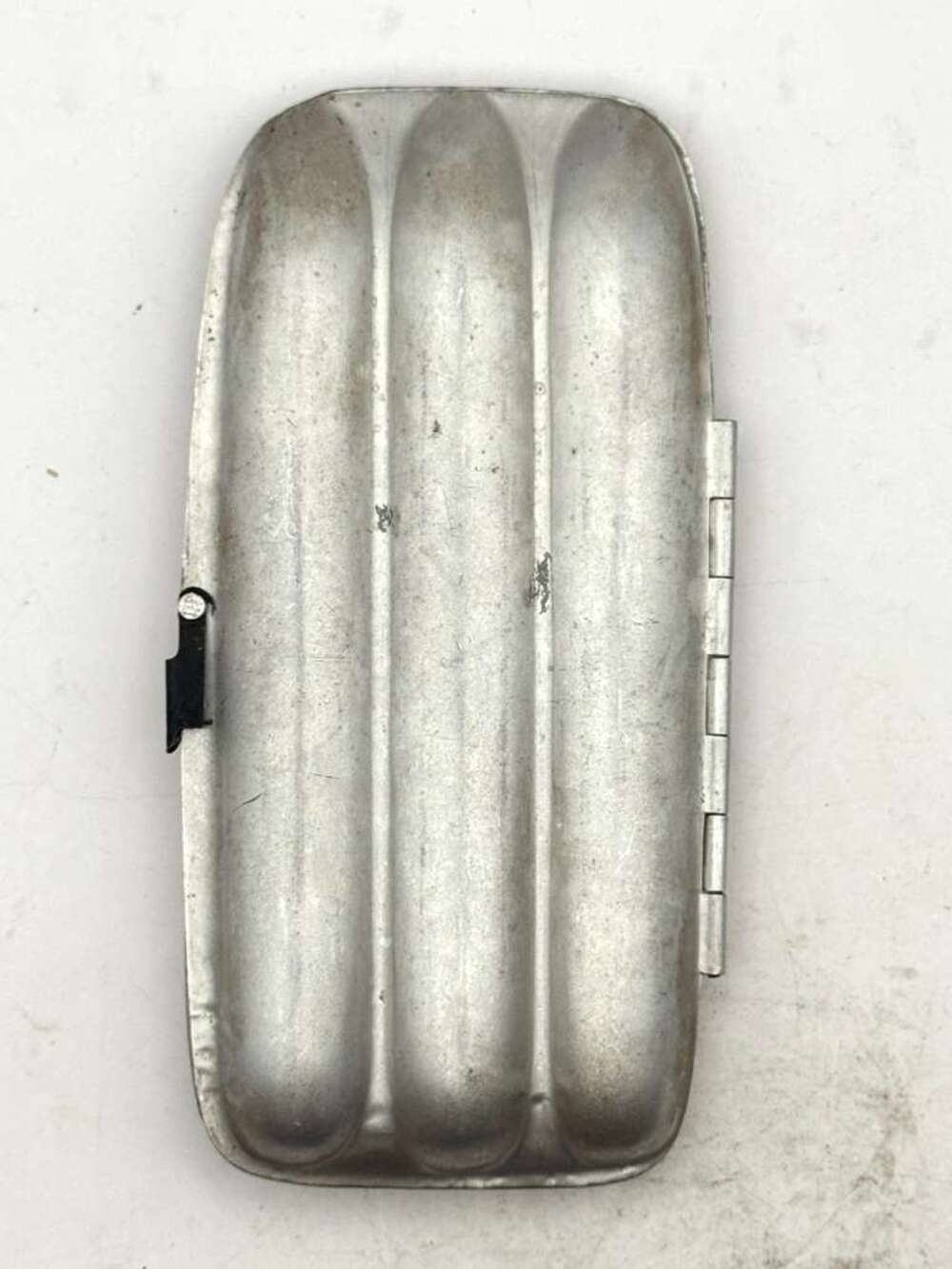 Vintage Ribbed Metal Cigar Case Silver Tone Hinged 3-Channel Tobacciana